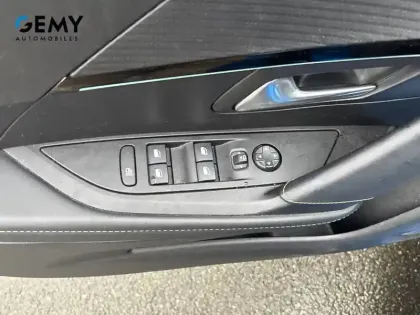 Photo 14 Peugeot 208  PureTech 100 S&S EAT8