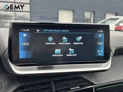 Photo 20 Peugeot 208  PureTech 100 S&S EAT8