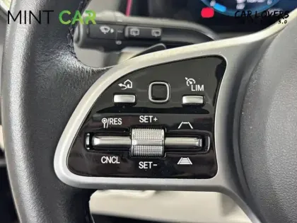 Photo 15 Mercedes GLB  200 7G-DCT