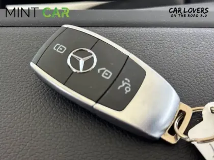 Photo 28 Mercedes GLB  200 7G-DCT