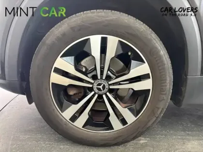 Photo 8 Mercedes GLB  200 7G-DCT