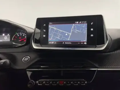 Photo 19 Peugeot 2008  PureTech 130 S&S EAT8