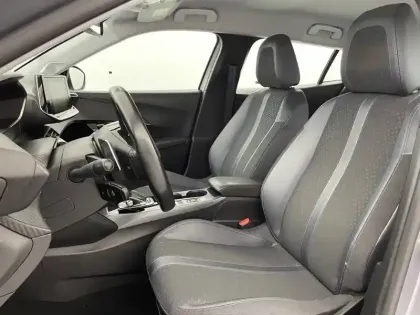 Photo 13 Peugeot 2008  PureTech 130 S&S EAT8