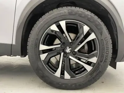 Photo 17 Peugeot 2008  PureTech 130 S&S EAT8