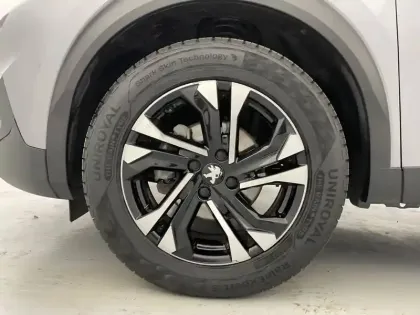 Photo 16 Peugeot 2008  PureTech 130 S&S EAT8