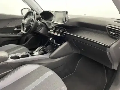 Photo 32 Peugeot 2008  PureTech 130 S&S EAT8