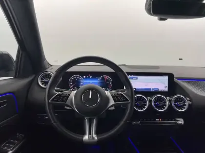 Photo 21 Mercedes GLA  250 e 8G-DCT