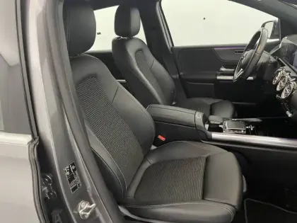 Photo 25 Mercedes Classe B  180 d 7G-DCT