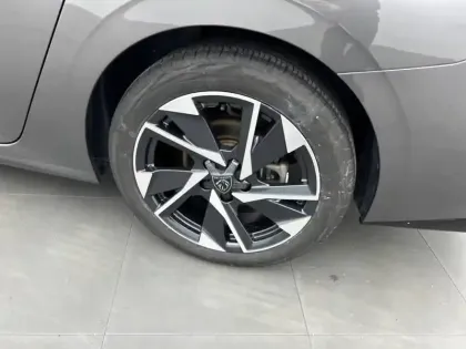 Photo 37 Peugeot 308  SW BlueHDi 130ch S&S EAT8