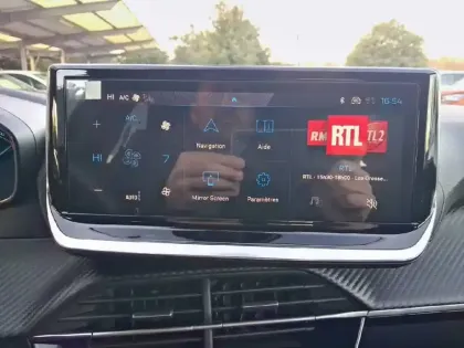 Photo 13 Peugeot 2008  Hybrid 145 e-DCS6