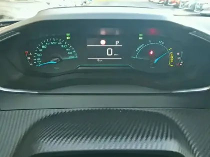 Photo 9 Peugeot 2008  Hybrid 145 e-DCS6