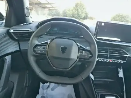 Photo 8 Peugeot 2008  Hybrid 145 e-DCS6