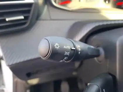 Photo 76 Peugeot 208  100 S&S BVM6