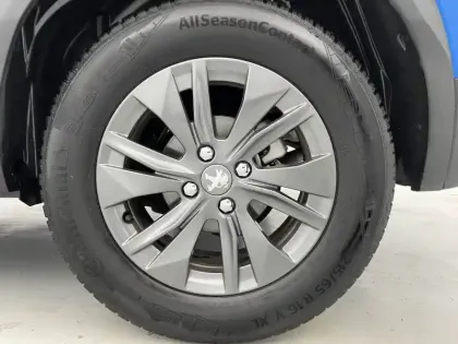 Photo 17 Peugeot 2008  PureTech 100 S&S BVM6