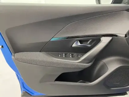 Photo 23 Peugeot 2008  PureTech 100 S&S BVM6