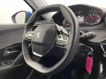 Photo 29 Peugeot 2008  PureTech 100 S&S BVM6