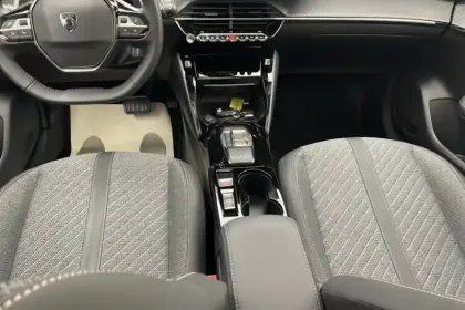 Photo 9 Peugeot 208  Hybrid 100 e-DCS6