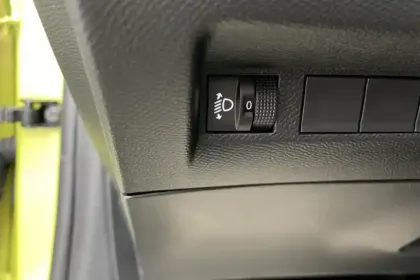 Photo 18 Peugeot 208  Hybrid 100 e-DCS6