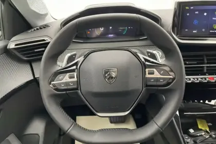 Photo 10 Peugeot 208  Hybrid 100 e-DCS6