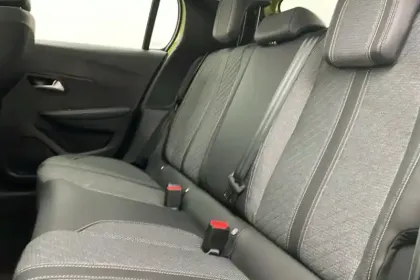 Photo 13 Peugeot 208  Hybrid 100 e-DCS6