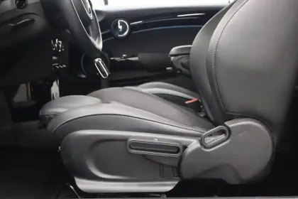 Photo 25 Mini Mini Hatch 3 Portes Cooper SE 184 ch