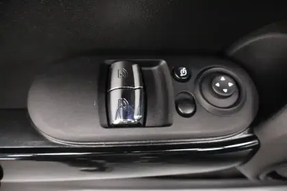 Photo 26 Mini Mini Hatch 3 Portes Cooper SE 184 ch