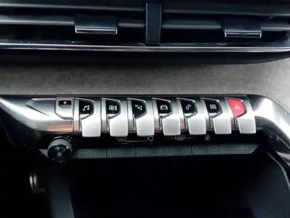 Photo 36 Peugeot 3008  Hybrid4 300 e-EAT8