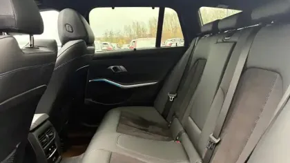 Photo 6 BMW Serie 3 Touring 330e 292 ch BVA8