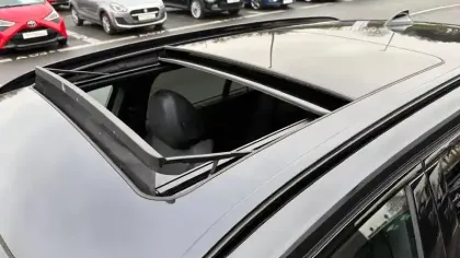 Photo 13 BMW Serie 3 Touring 330e 292 ch BVA8