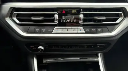 Photo 35 BMW Serie 3 Touring 330e 292 ch BVA8