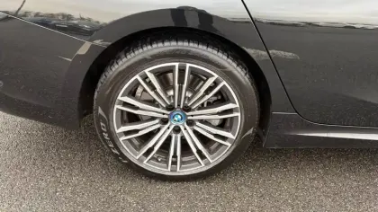 Photo 43 BMW Serie 3 Touring 330e 292 ch BVA8