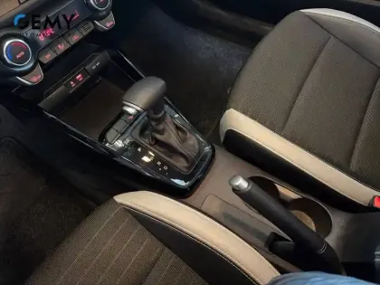 Photo 18 Kia Stonic  1.0 T-GDi 120 ch ISG DCT7