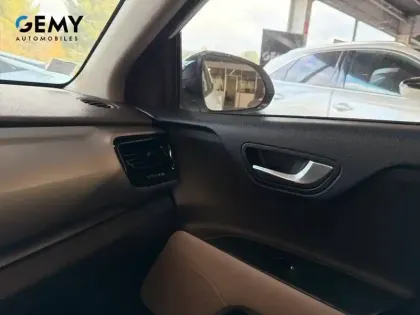 Photo 19 Kia Stonic  1.0 T-GDi 120 ch ISG DCT7