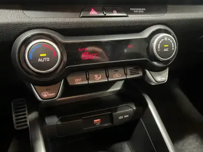 Photo 16 Kia Stonic  1.0 T-GDi 120 ch MHEV iBVM6