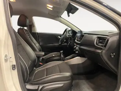 Photo 10 Kia Stonic  1.0 T-GDi 120 ch MHEV iBVM6