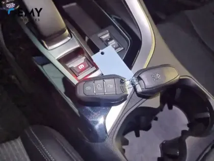 Photo 14 Peugeot 3008  Hybrid 225 e-EAT8