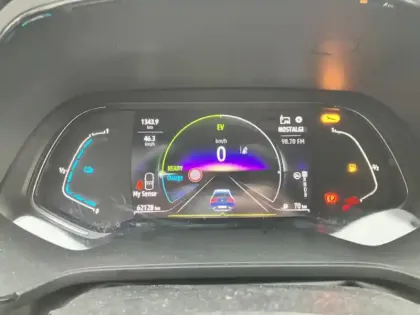 Photo 14 Renault Captur II 1.6 E-TECH Hybrid 145 Techno EDC