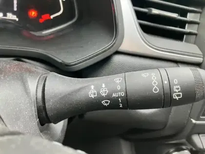 Photo 18 Renault Captur II 1.6 E-TECH Hybrid 145 Techno EDC