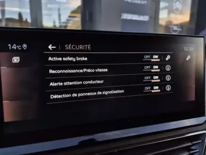 Photo 24 Peugeot 3008 II PureTech 130 S&amp;S GT