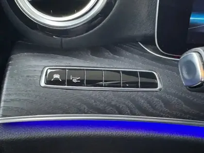 Photo 14 Mercedes Classe E Break 220 d AMG Line