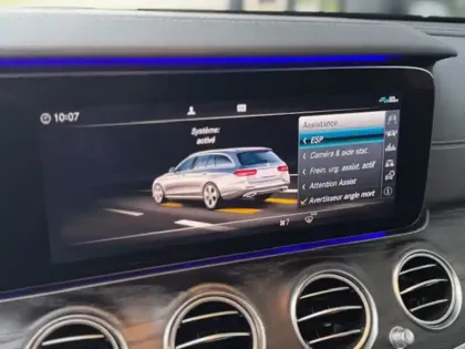 Photo 18 Mercedes Classe E Break 220 d AMG Line