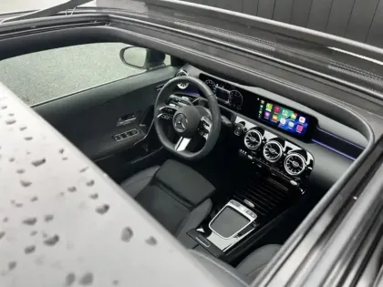 Photo 18 Mercedes Classe A 200 d AMG Line