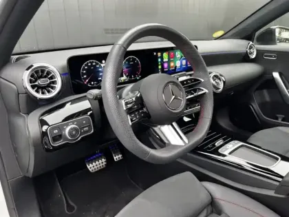 Photo 8 Mercedes Classe A 200 d AMG Line