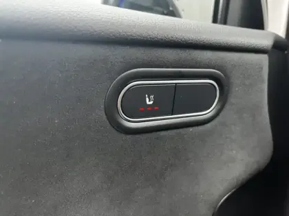 Photo 16 Mercedes Classe A 200 d AMG Line