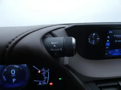 Photo 16 Lexus Es 300H LUXE HYBRIDE MY20 APP