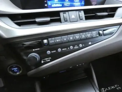 Photo 18 Lexus Es 300H LUXE HYBRIDE MY20 APP