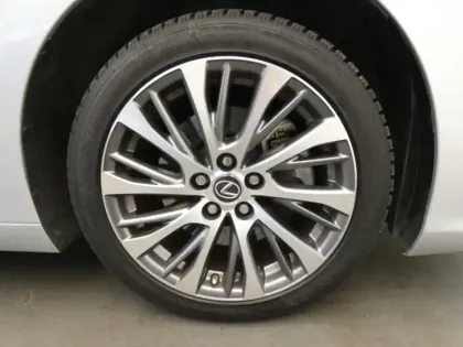 Photo 9 Lexus Es 300H LUXE HYBRIDE MY20 APP