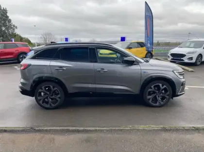 Photo 22 Renault Austral 1.2 E-Tech full hybrid 200ch esprit Alpine - 25