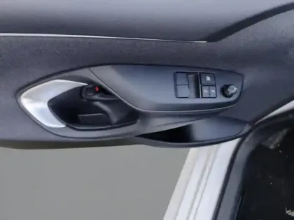 Photo 21 Toyota Yaris Hybride 116h Dynamic MY22