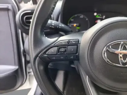 Photo 13 Toyota Yaris Hybride 116h Dynamic MY22